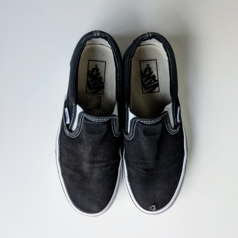 VANS CLASSIC SLIP-ON SHOES | BLACK | SIZE 7 WOMEN, 5.5 MEN